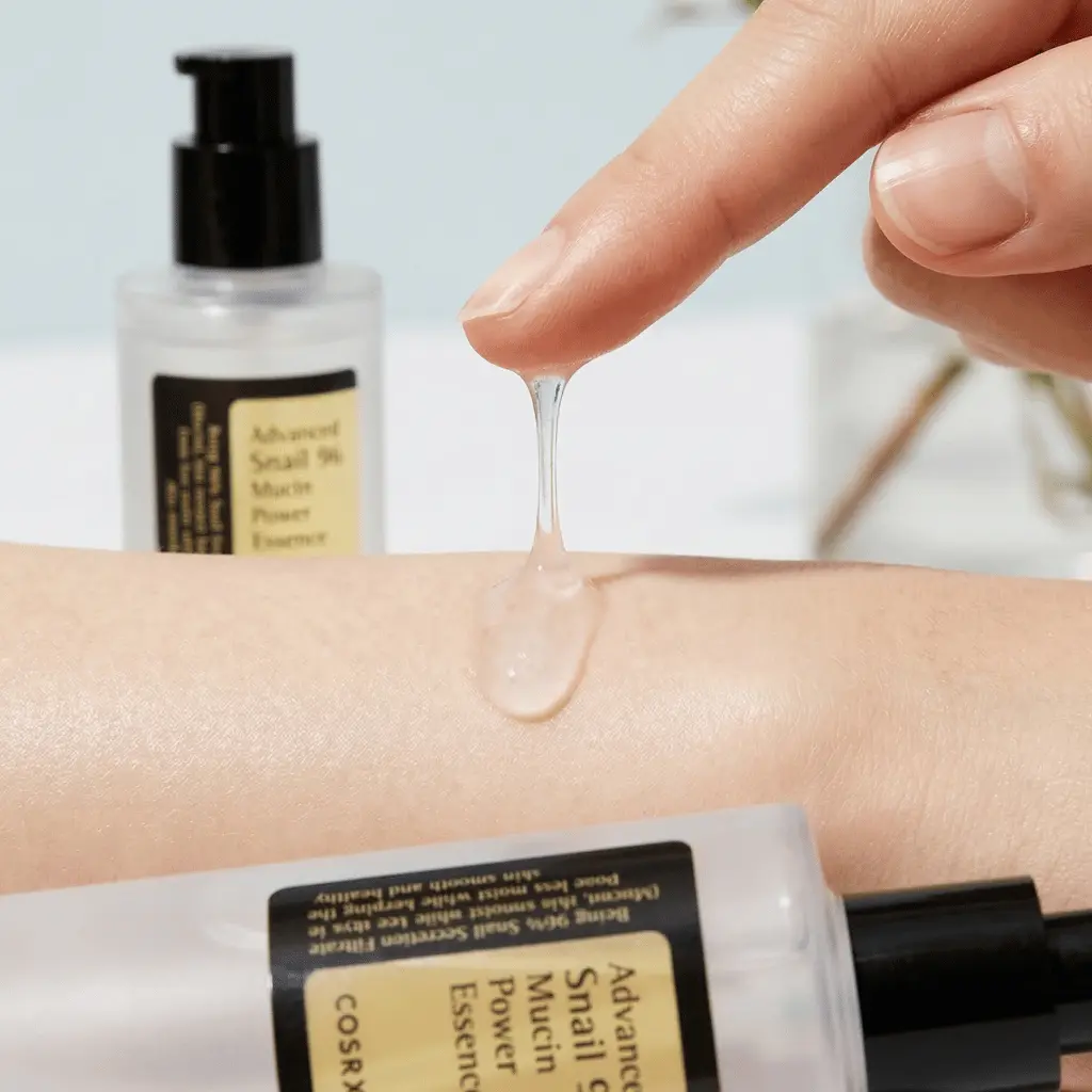 COSRX Advanced Snail 96 Mucin Power Essence tekstūra ant veido odos